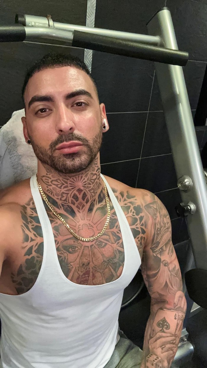 ALEJANDRO SEXY Y CON GANAS DE FIESTA CASTELLON