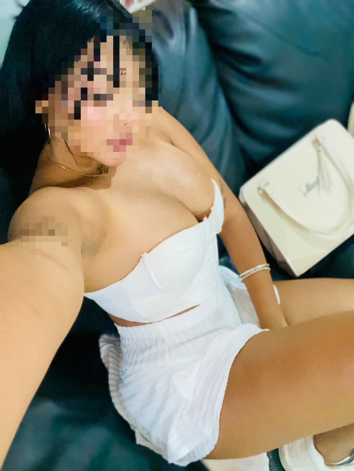 KAROL VENEZOLANA CARIÑOSA Y DELICADA