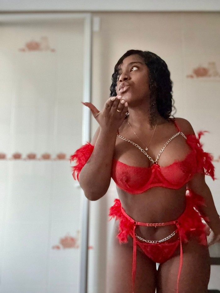 CORREME LAS BRAGAS Y METEME LA POLLA BIEN DURO