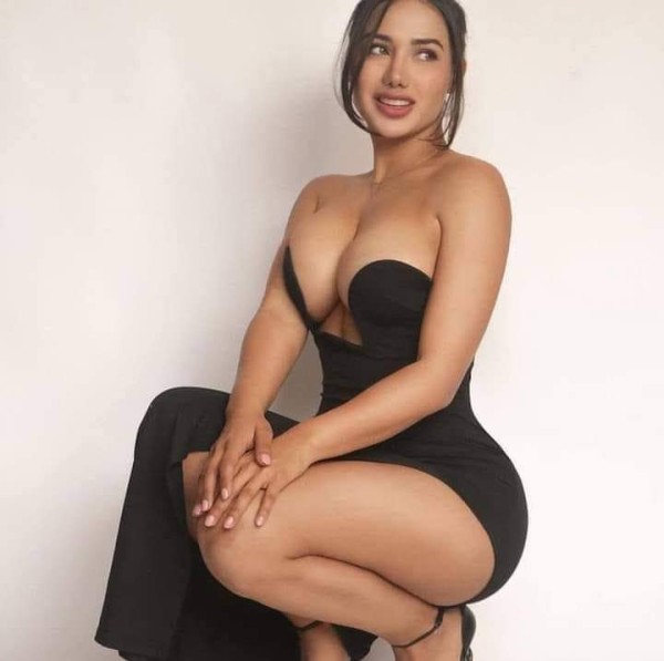 Mandy ardiente latina recien llegada