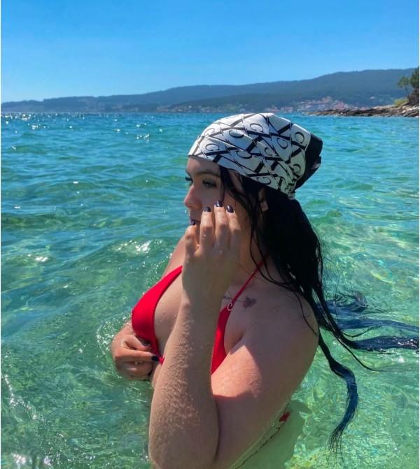 Caliente ardiente y dispuesta a vivir nuevas exper