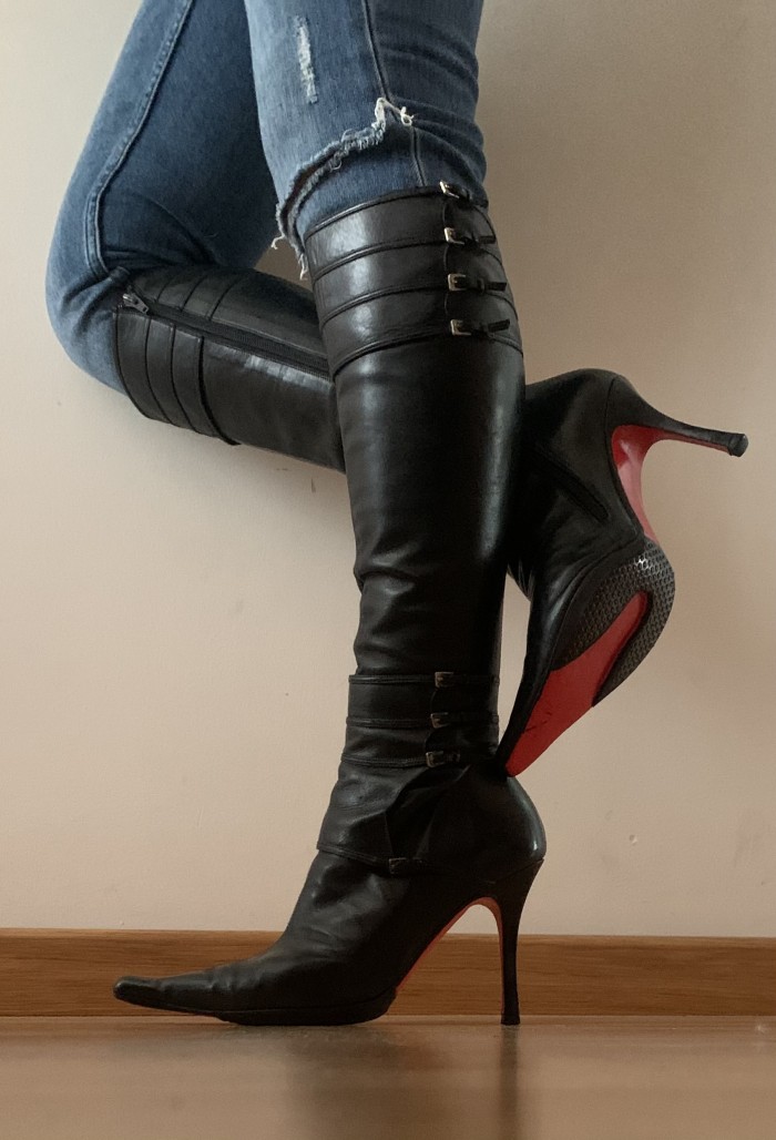 Domina madura, casada, cruel y exigente