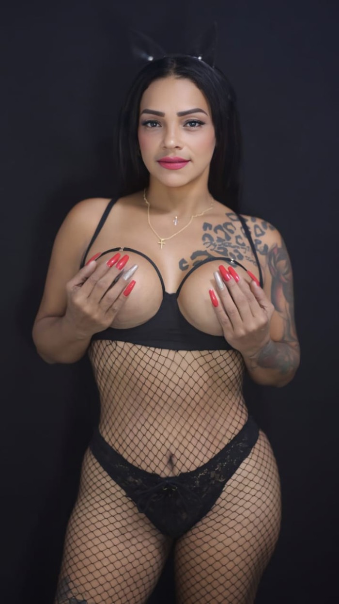 Jovencita de LUJO muy viciosa, quiero SEXO AHORA!