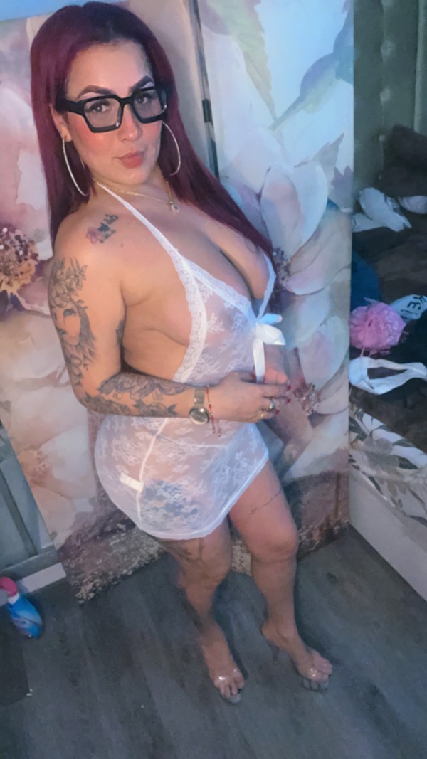 LATINA PRECIOSA CON ROSTRO BELLO EXOTICA