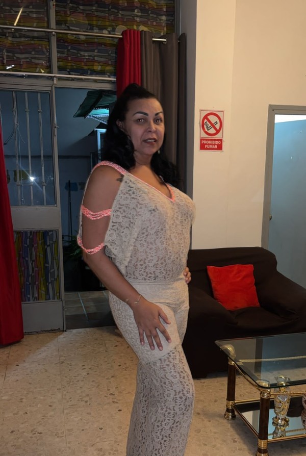 TRAVESTI MORENAZA FIESTEIRA CLAVADORA JUGUETONA