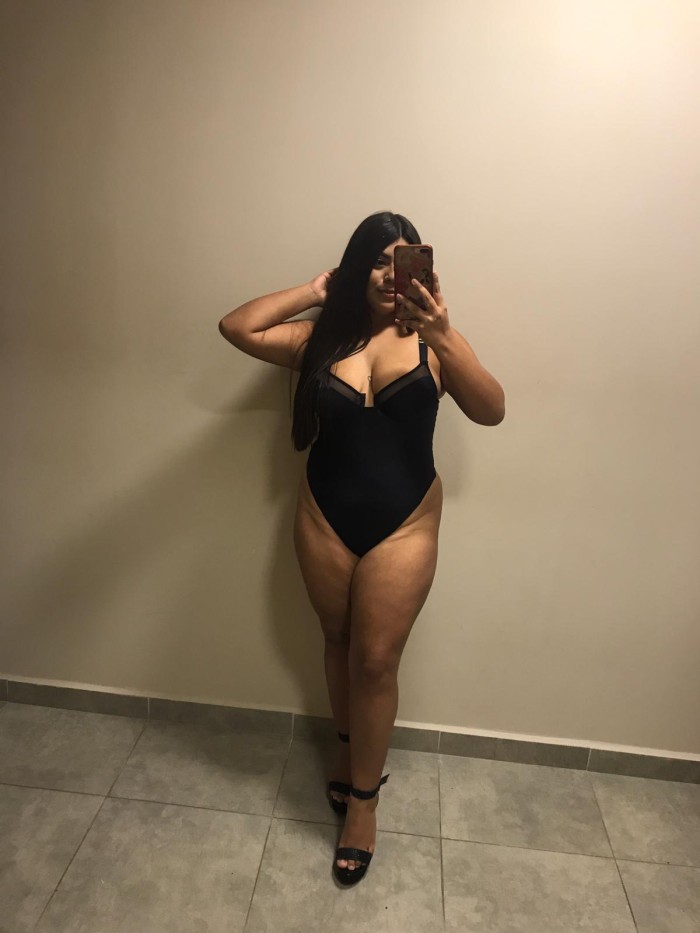 PUTITA COLOMBIANA CON GANAS DE LECHITA