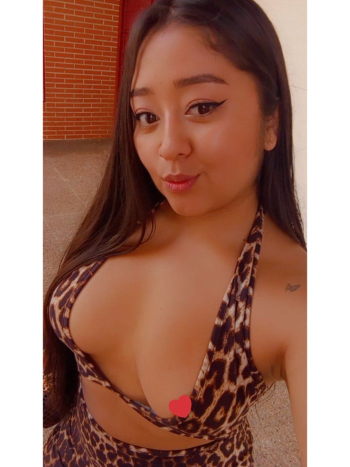 ARDIENTE Y MUY TRAVIESA, UNA CHICA MUY TOP