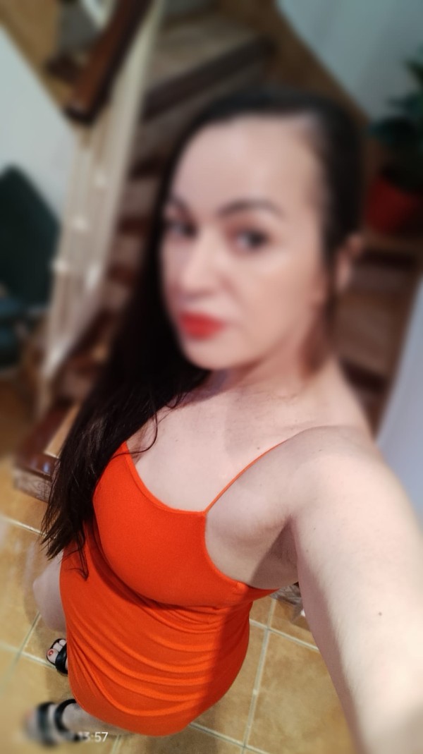 LAURA Experta EN GRIEGO DESDÉ 30€. MASAJE ERÓTICO
