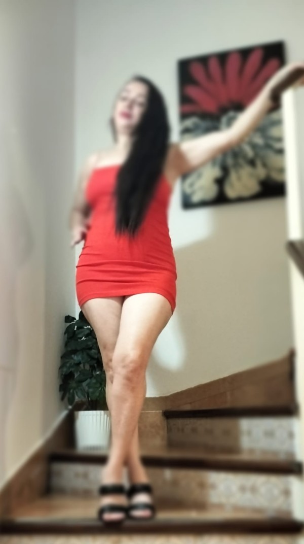 LAURA Experta EN GRIEGO DESDÉ 30€. MASAJE ERÓTICO