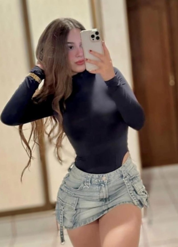 PARTY GIRLS TOP DÉPARTS 24 HEURES ÉTAGES DE L’HÔTE