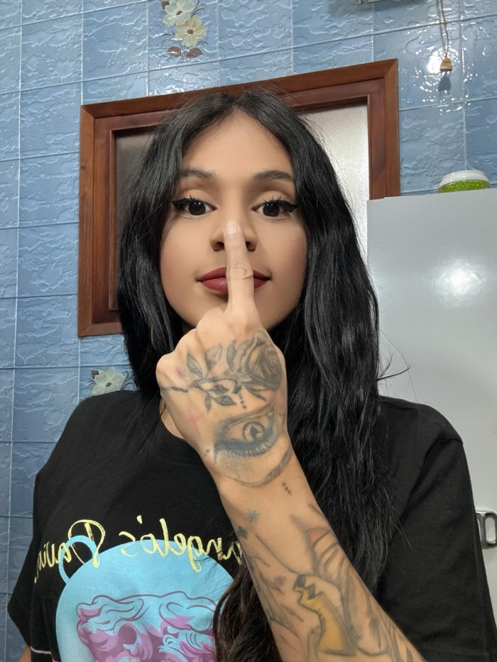 NIÑATA RECIÉN LLEGADA CON TEMA NOVEDAD HORNY