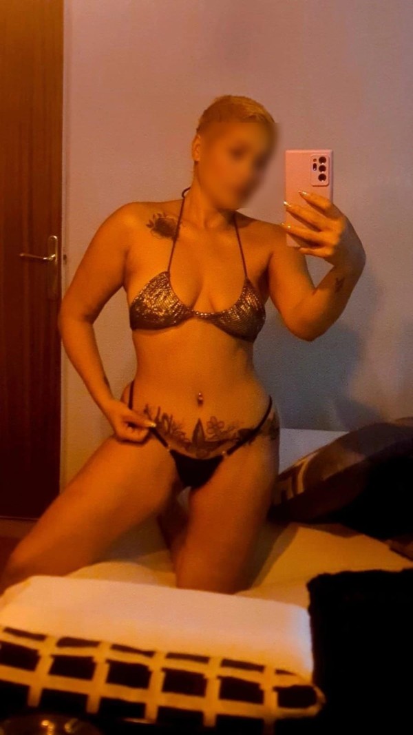Dos amigas cariñosas y sin tabúes.651494509