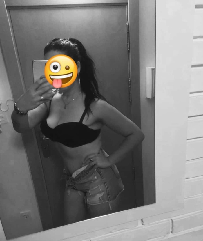 Morena con curvas espectaculares