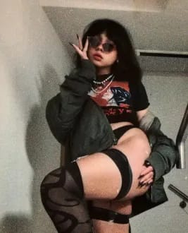 TRANS FEMENINA FIESTERA VICIOSA MORBOSA