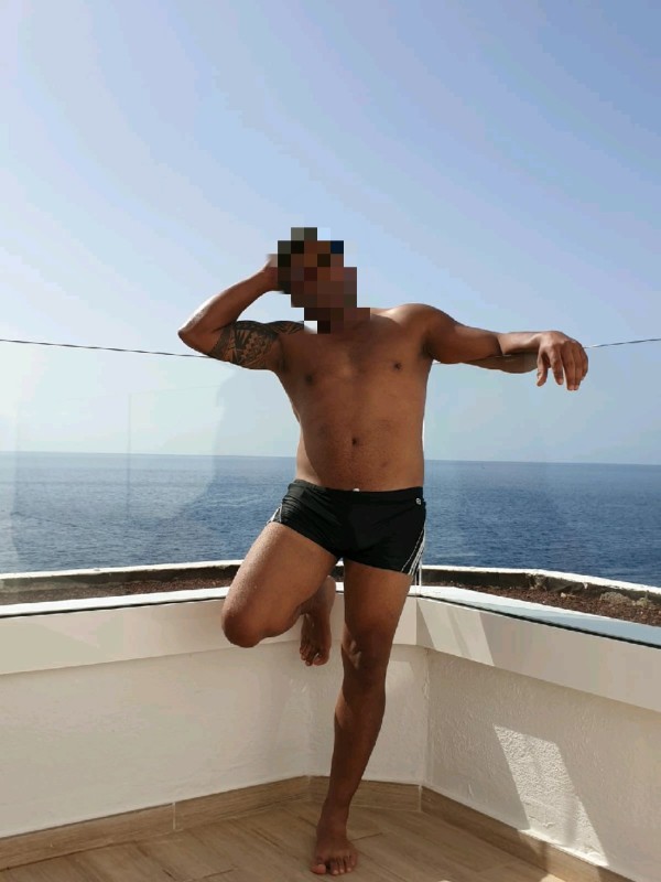 Pareja o chicas solas