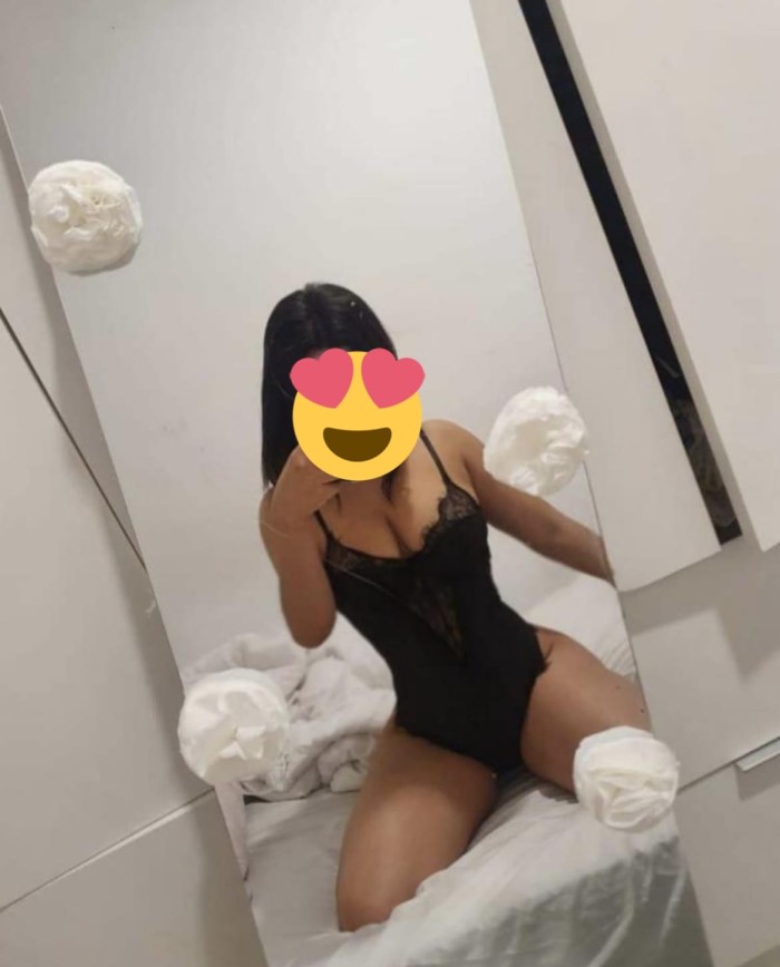 ESPAÑOLA …. CON UNAS CURVAS DE INFARTO EN LLEIDA