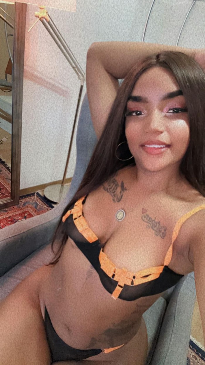 DOY RICOS BESITOS MUY APASIONADOS
