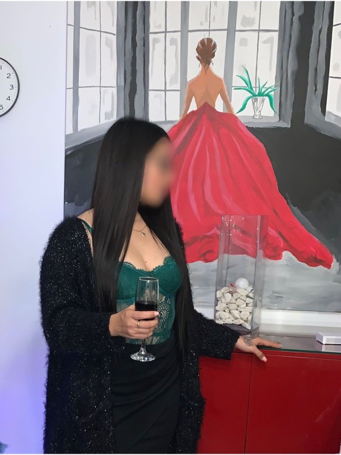 PRECIOSA ESCORT LISTA A COMPLACERTE