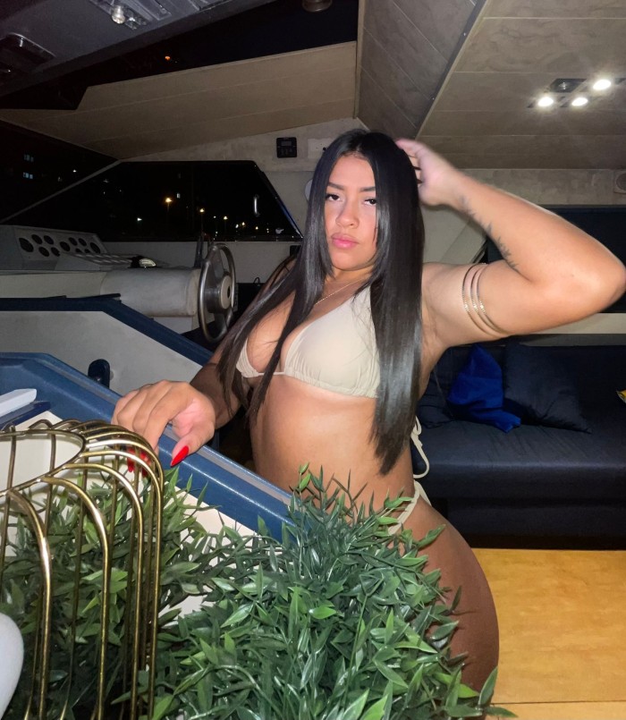 BOMBA DE SEXO DE CURVAS PERFECTAS NOVEDAD