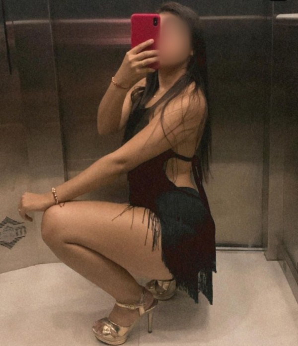ENCANTADORA MORENA, CUERPO DE DIOSA… DISFRUTA