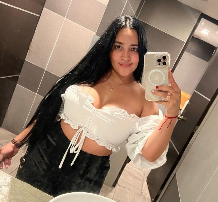 LATINA PRECIOSA LA REINA DEL FRANCES NATURAL.