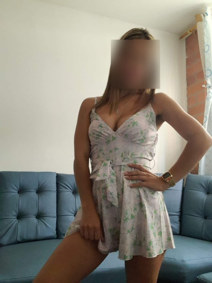 COLOMBIANA RUBIA GUAPISIMA CURVAS DE ESCANDALO