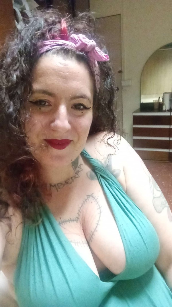 PAULA AMANTE DEL FRANCÉS JUGOSO