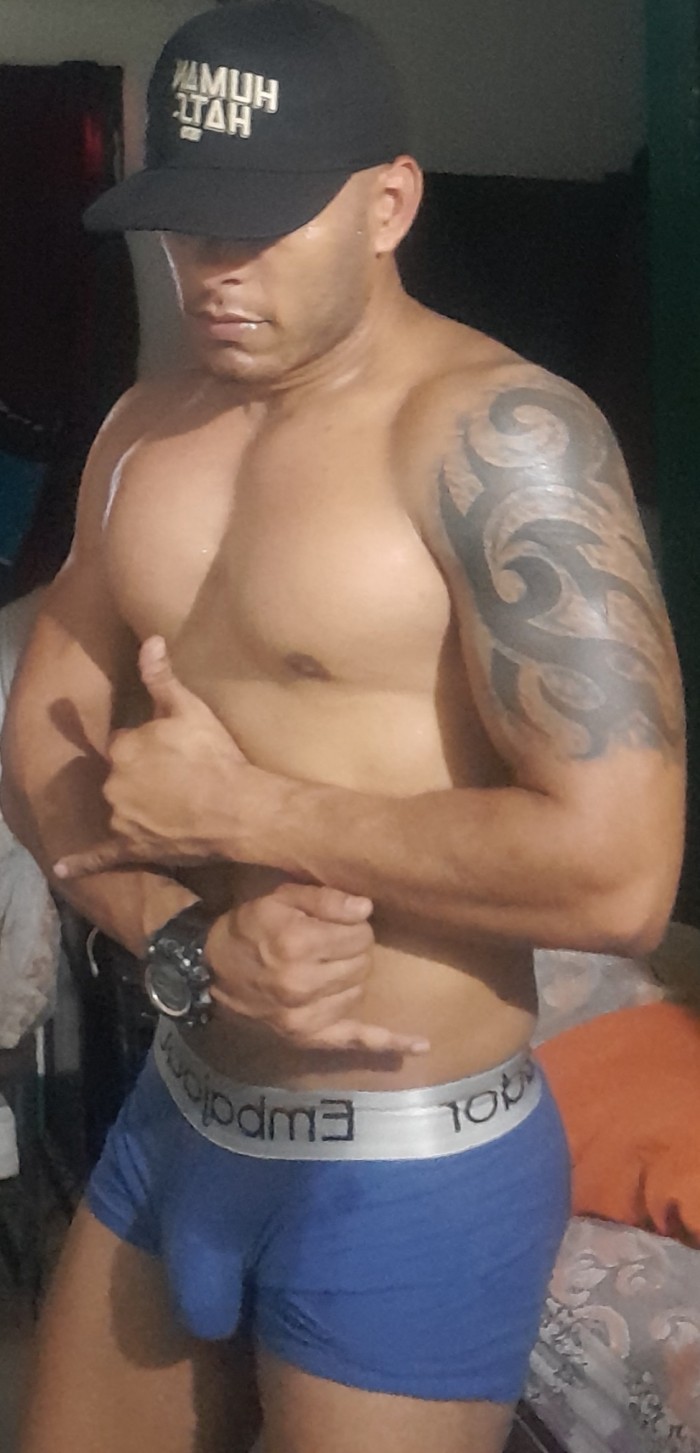 Latino Dot dominante varonil