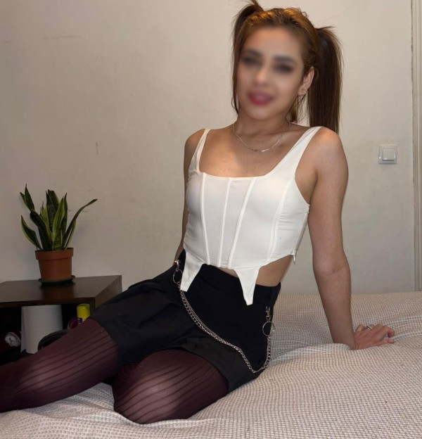 Deliciosa en celo Larissa