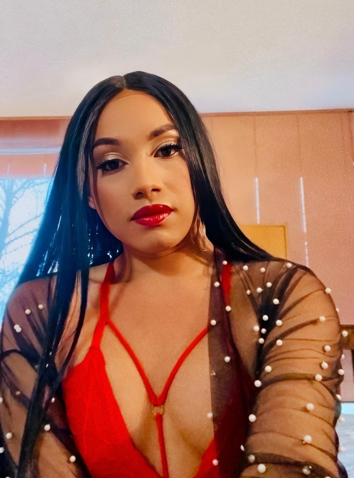 TRANS CON MUCHAS GANAS DE FOLLARTE EL CULO