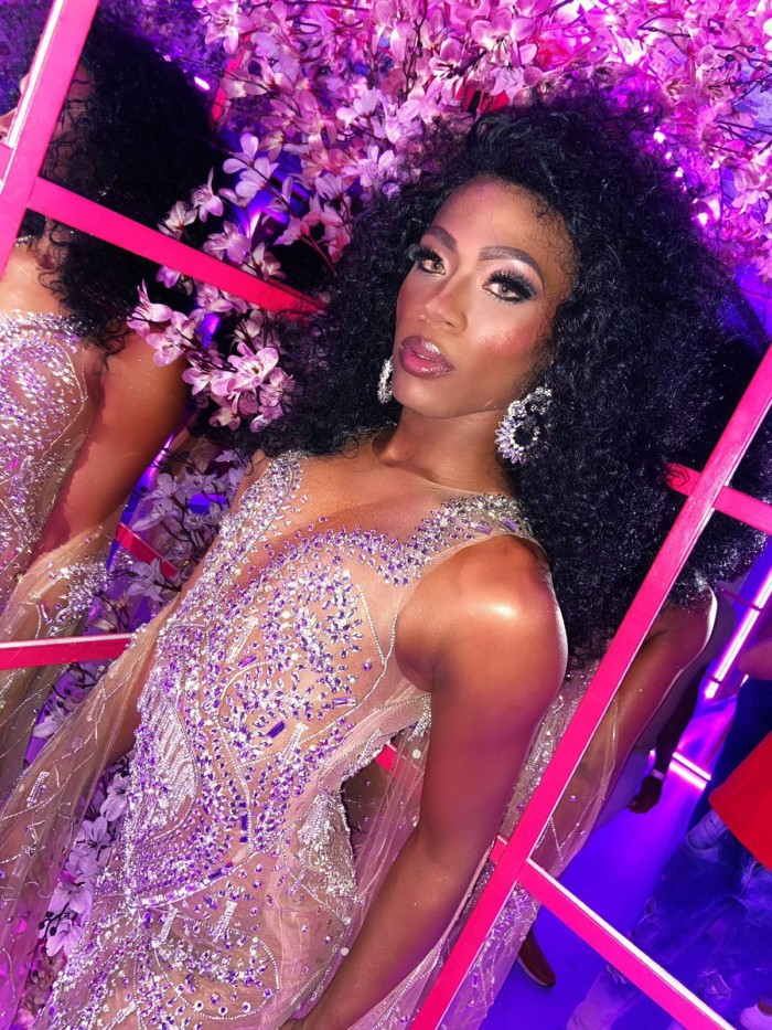 NIÑATA POLLONA Y FIESTERA LAS 24 HORAS