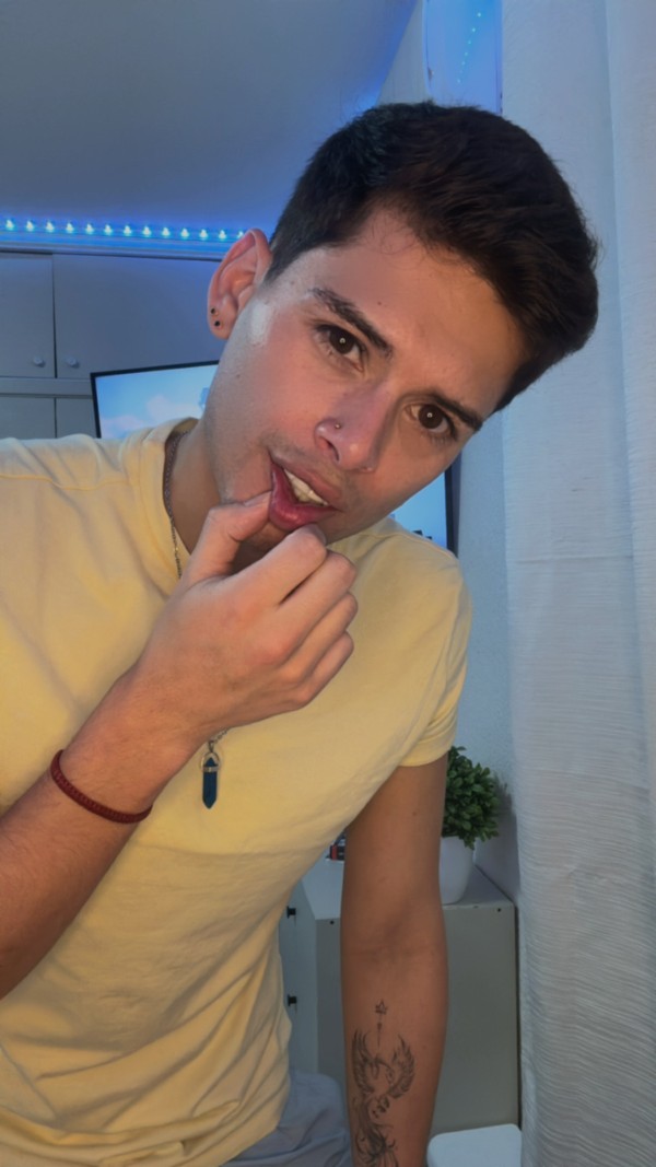 JOVENCITO TWINK VENEZOLANO ATRACTIVO SEXY FIESTERO