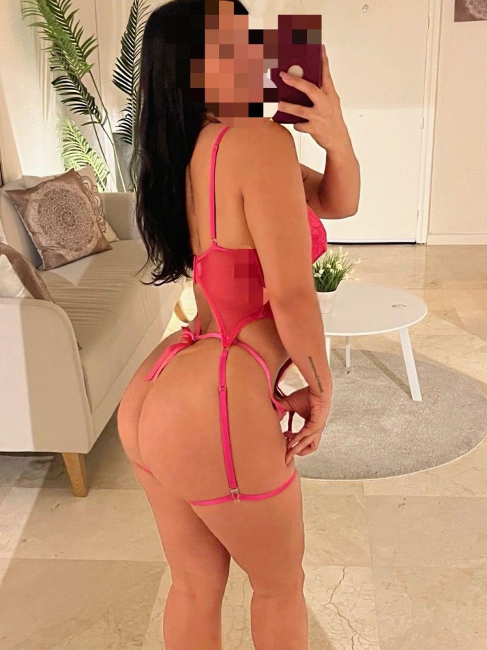 Angelina masajista erotica en Benalmádena