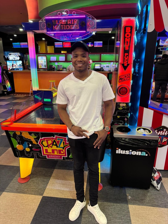 Estoy aquí pa complacerte dotado