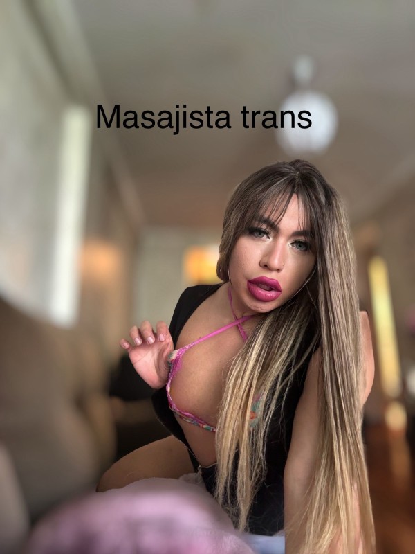 Andrea joven y guapa masajista , cuerpo completo con final