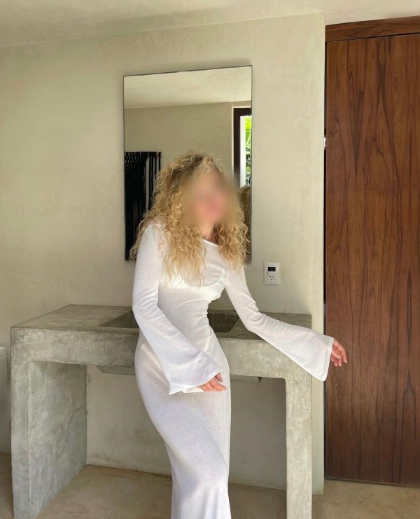 cloe jovencita española
