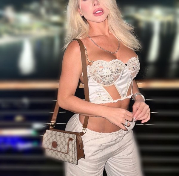 FIESTERA TETAS GRANDES CULO GRANDE