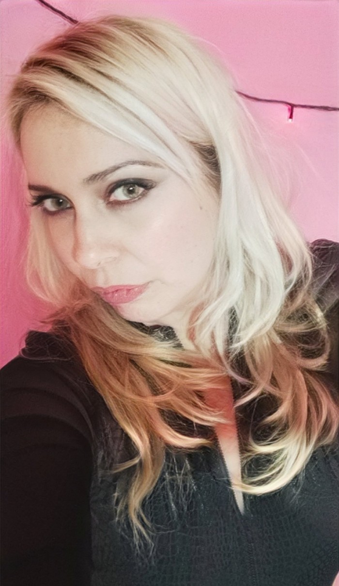 Si buscas tía buena y guapa…. Contacta conmigo
