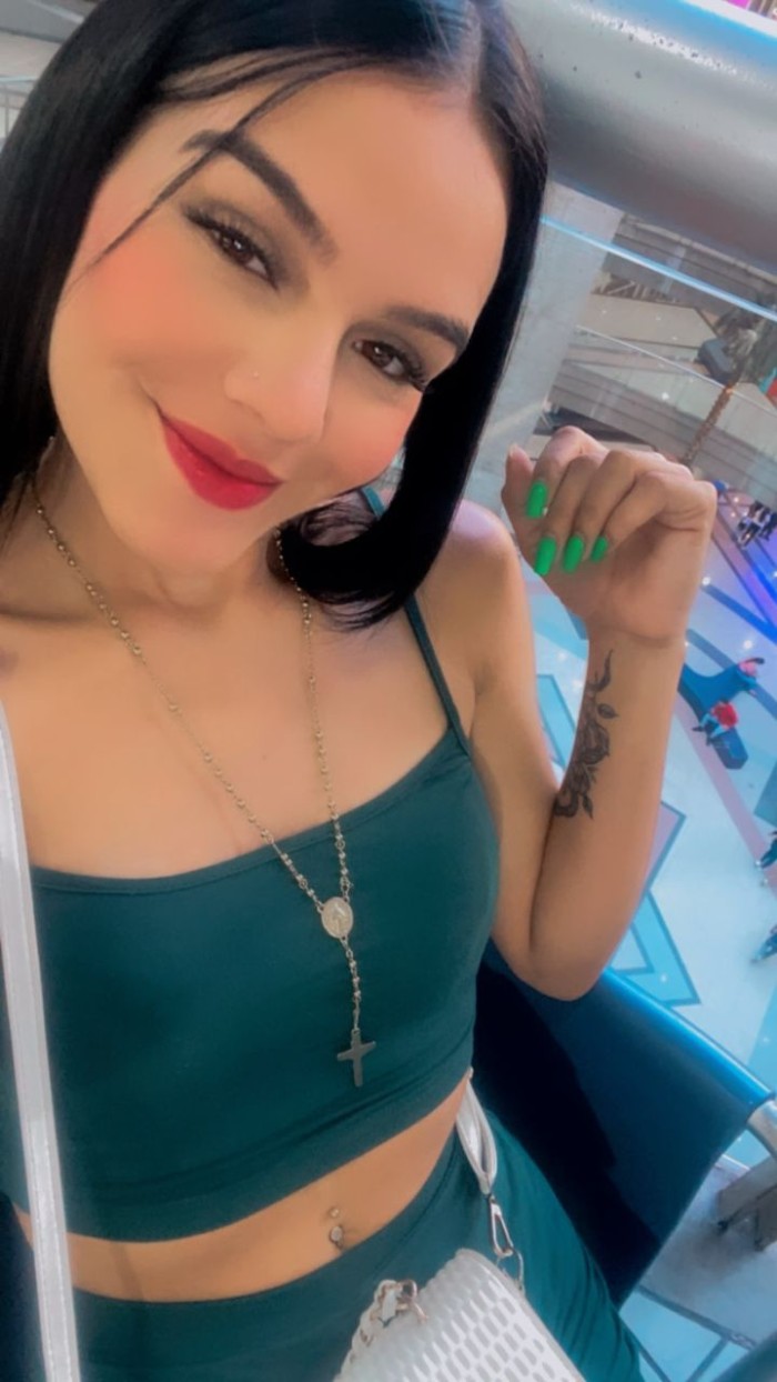 VENEZOLANA FIESTERA Y CACHONDA EN COLLBLANC