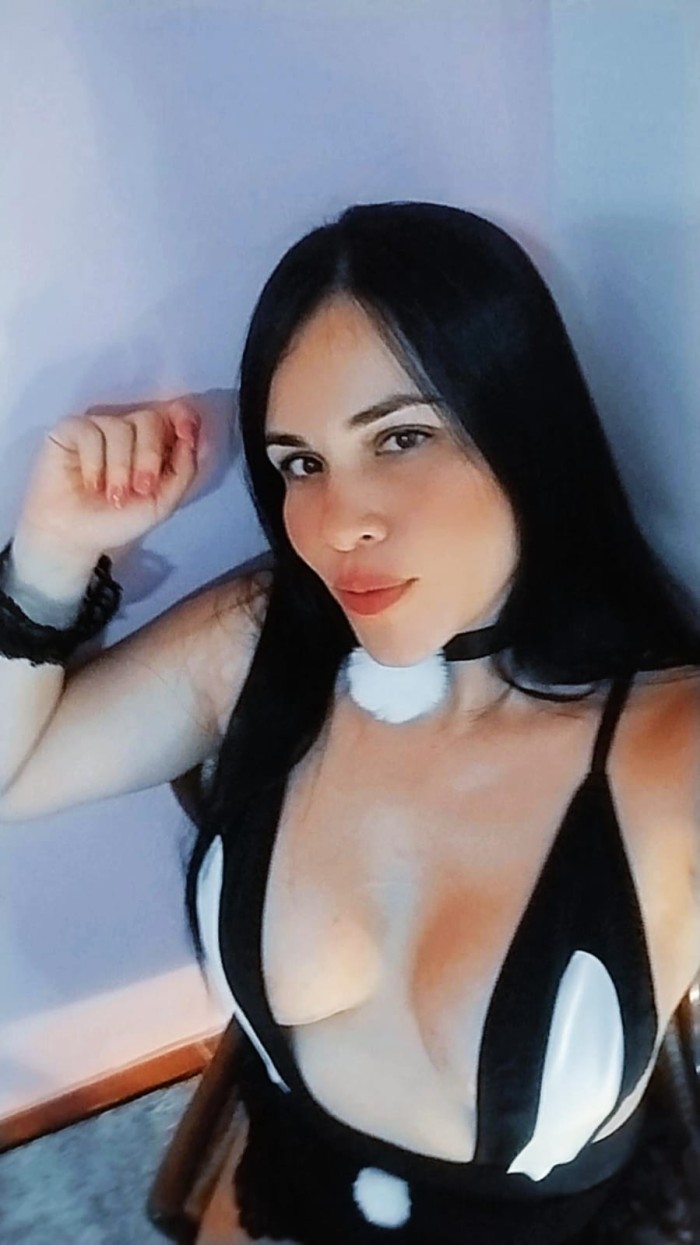 EXPERIMENTADA CARIÑOSA (Vía Julia)