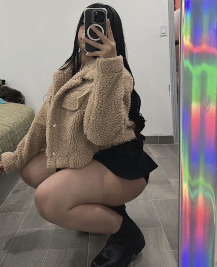 Quieres pasártela rico a mi lado con mi compañia?