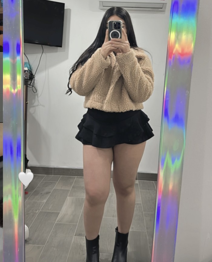 Quieres pasártela rico a mi lado con mi compañia?