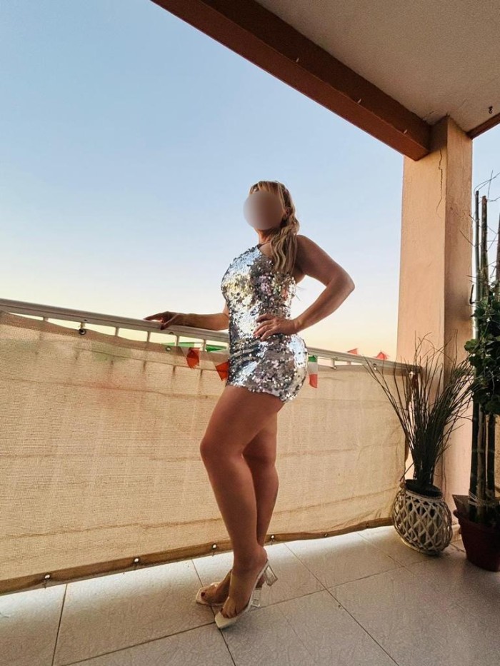 Hermoso señorita madurita en elche cuerpazo reloj
