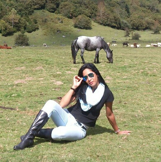 EVAGLAMOUR, ELEGANTE, DISCRETA CON CLASE.