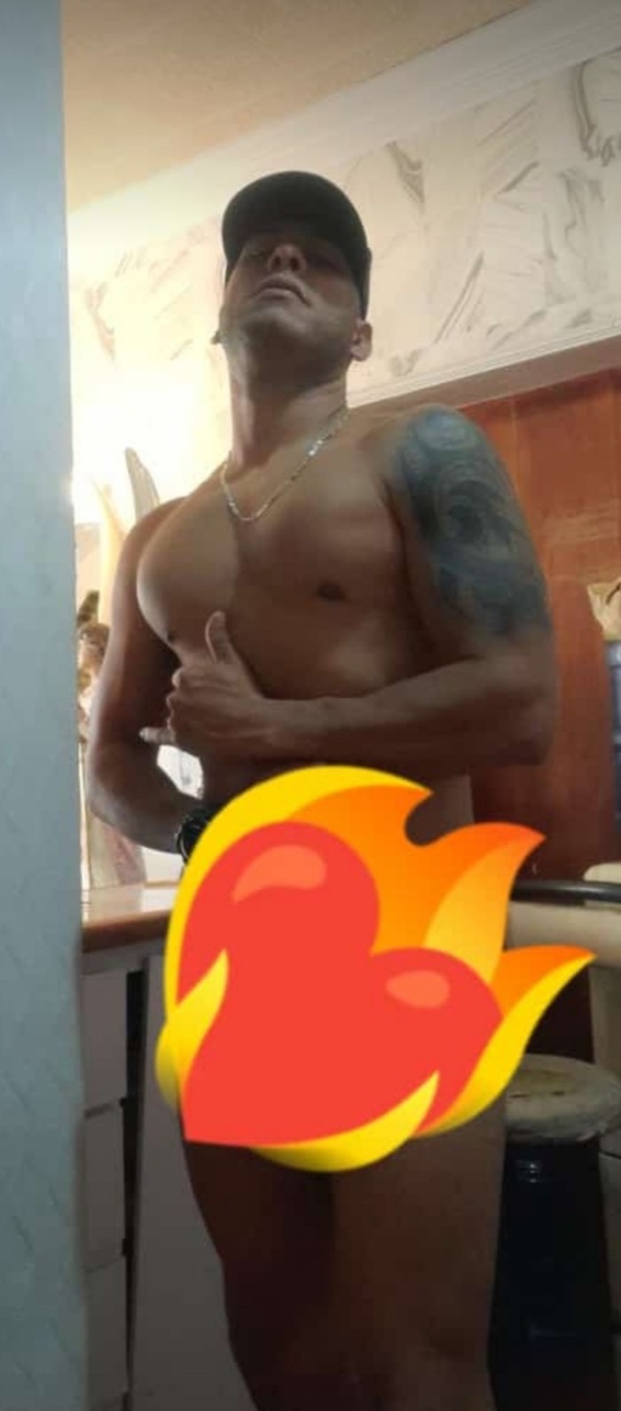 Latino morboso masculino dot