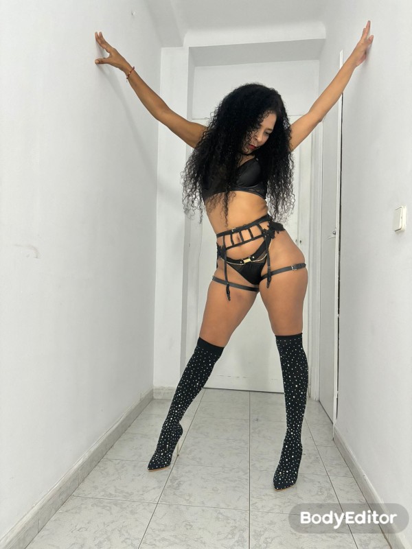 Natural y hermosa crespa chica fiestera/24 horas