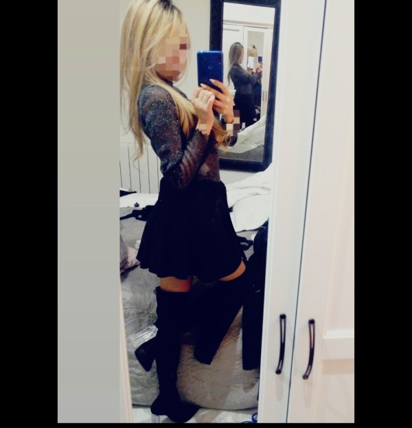 Muñequita Rubia delgada, dulce y muy cariñosa