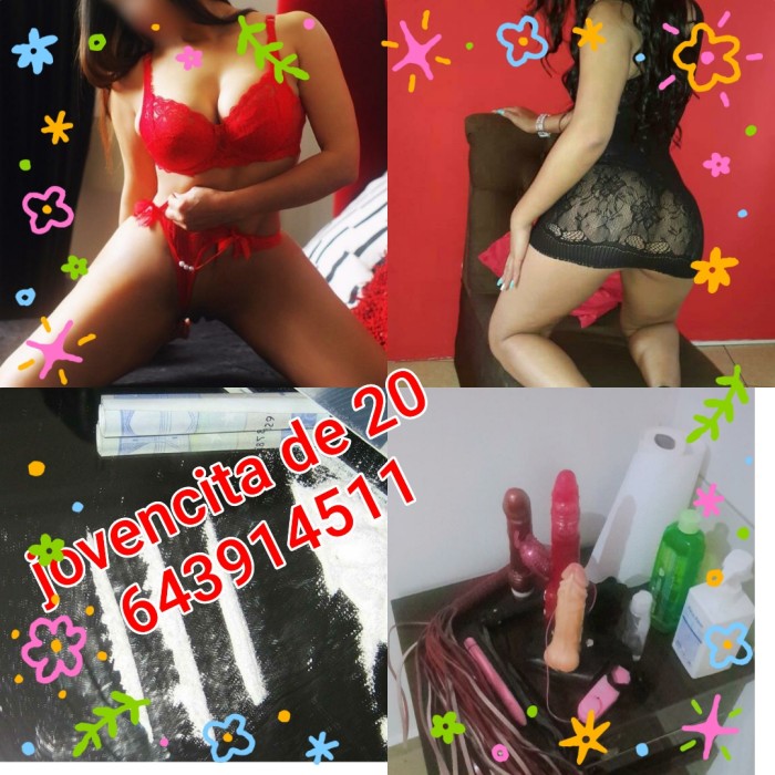 Jovencita delgadita muy implicada cariñosa fiesta