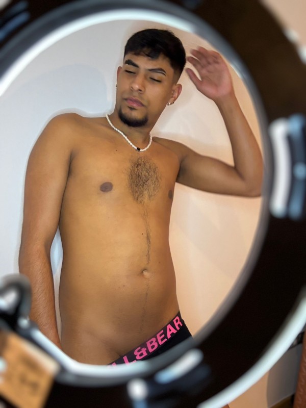GIGOLO DOTADO ADICTO AL SADO NUEVO EN TU ZONA