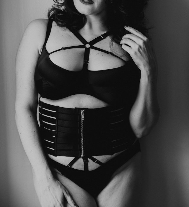 dona catalana, sortides